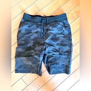 Men’s Lululemon Camouflage Shorts